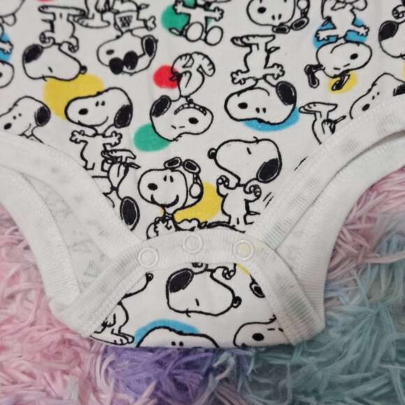 Snoopy Peanuts Size 12 months Boys Onsie - Picture 5 of 7